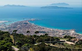 A Due Passi Dal Mare